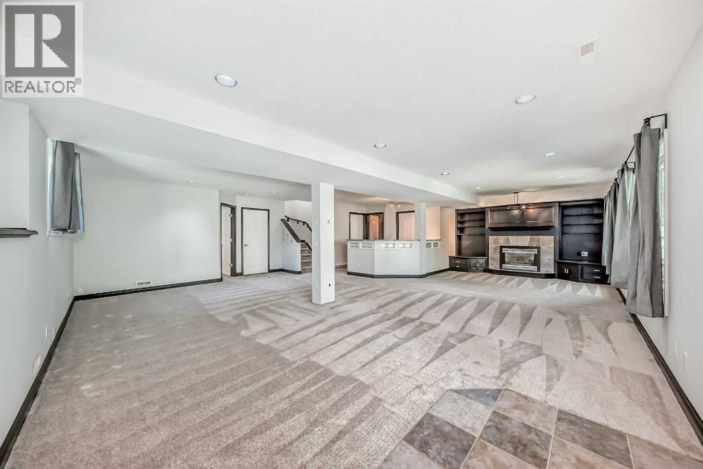 Single Family House Bungalow for Sale in  Douglas Shore Close SE Douglasdale/Glen Calgary 