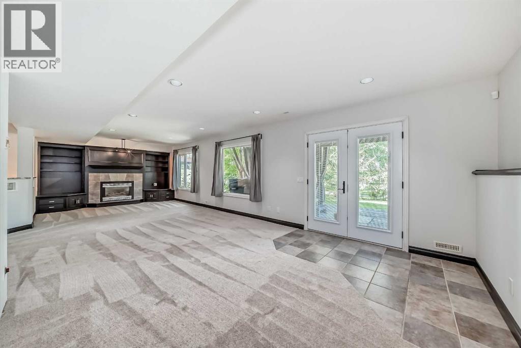 Single Family House Bungalow for Sale in  Douglas Shore Close SE Douglasdale/Glen Calgary 
