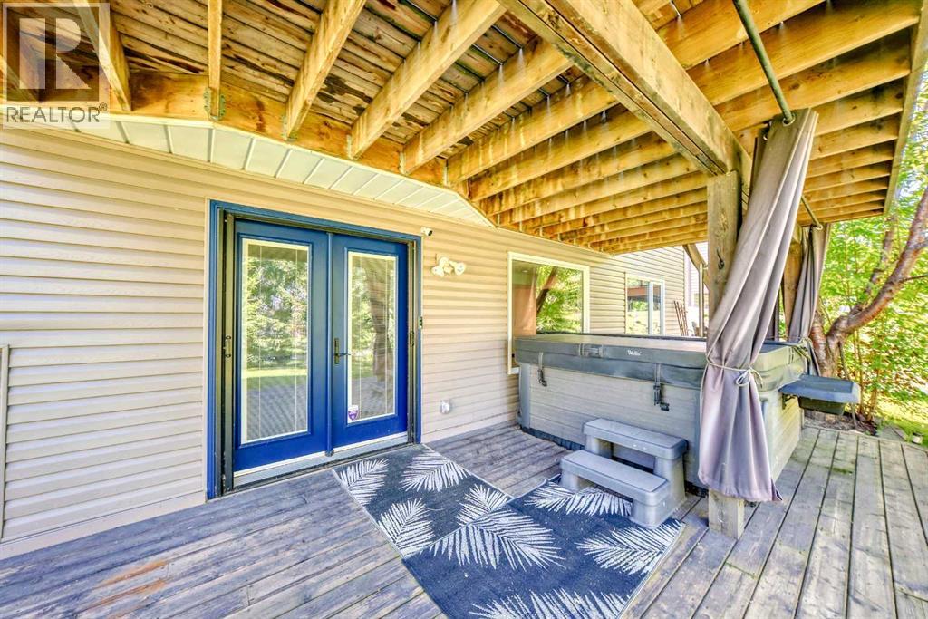 Single Family House Bungalow for Sale in  Douglas Shore Close SE Douglasdale/Glen Calgary 