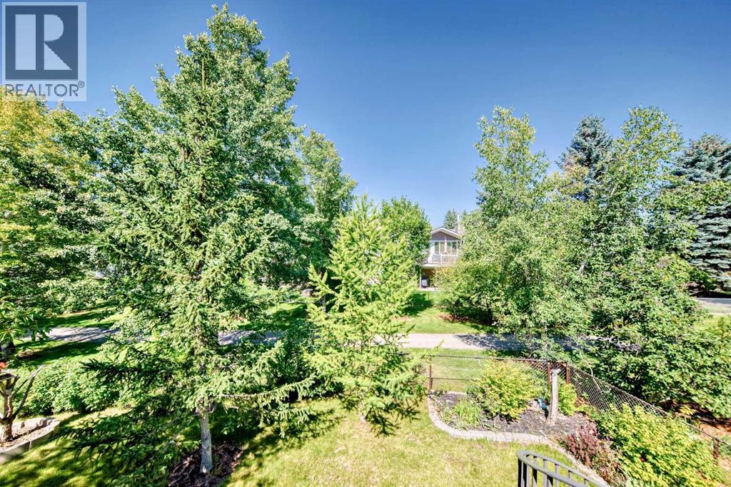 Single Family House Bungalow for Sale in  Douglas Shore Close SE Douglasdale/Glen Calgary 