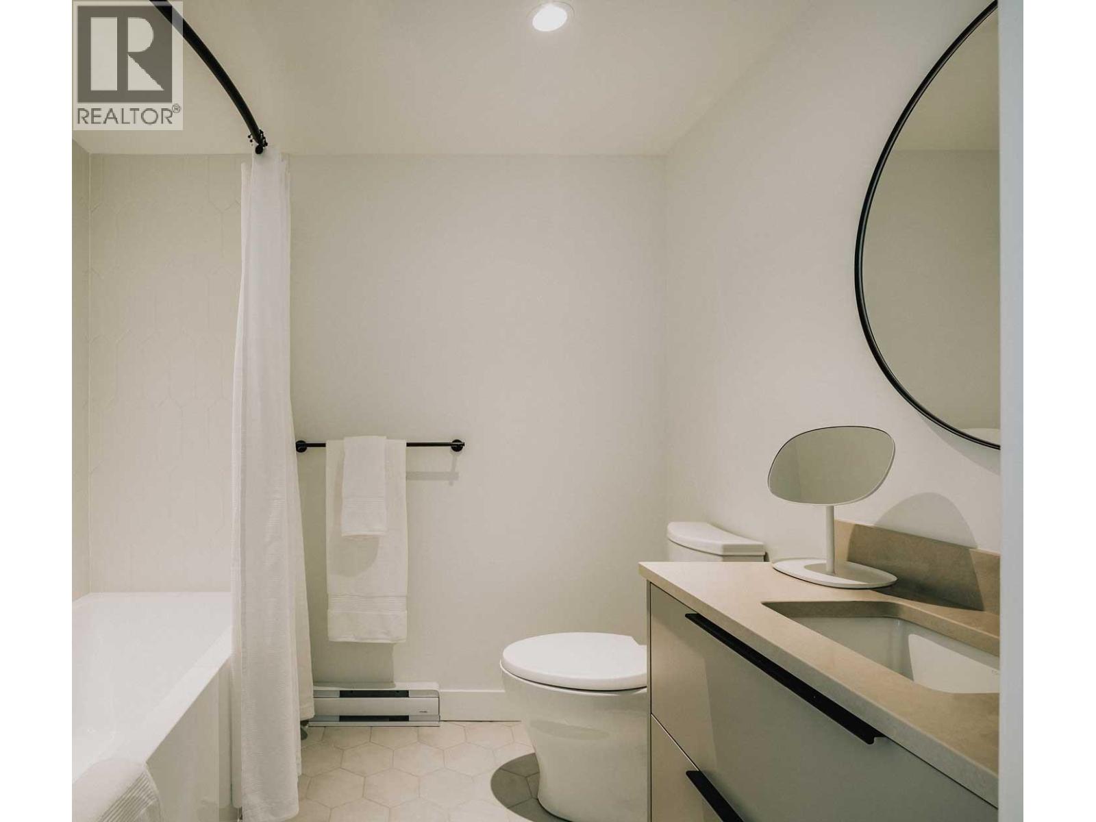 209 322 E 15TH AVENUE, Vancouver