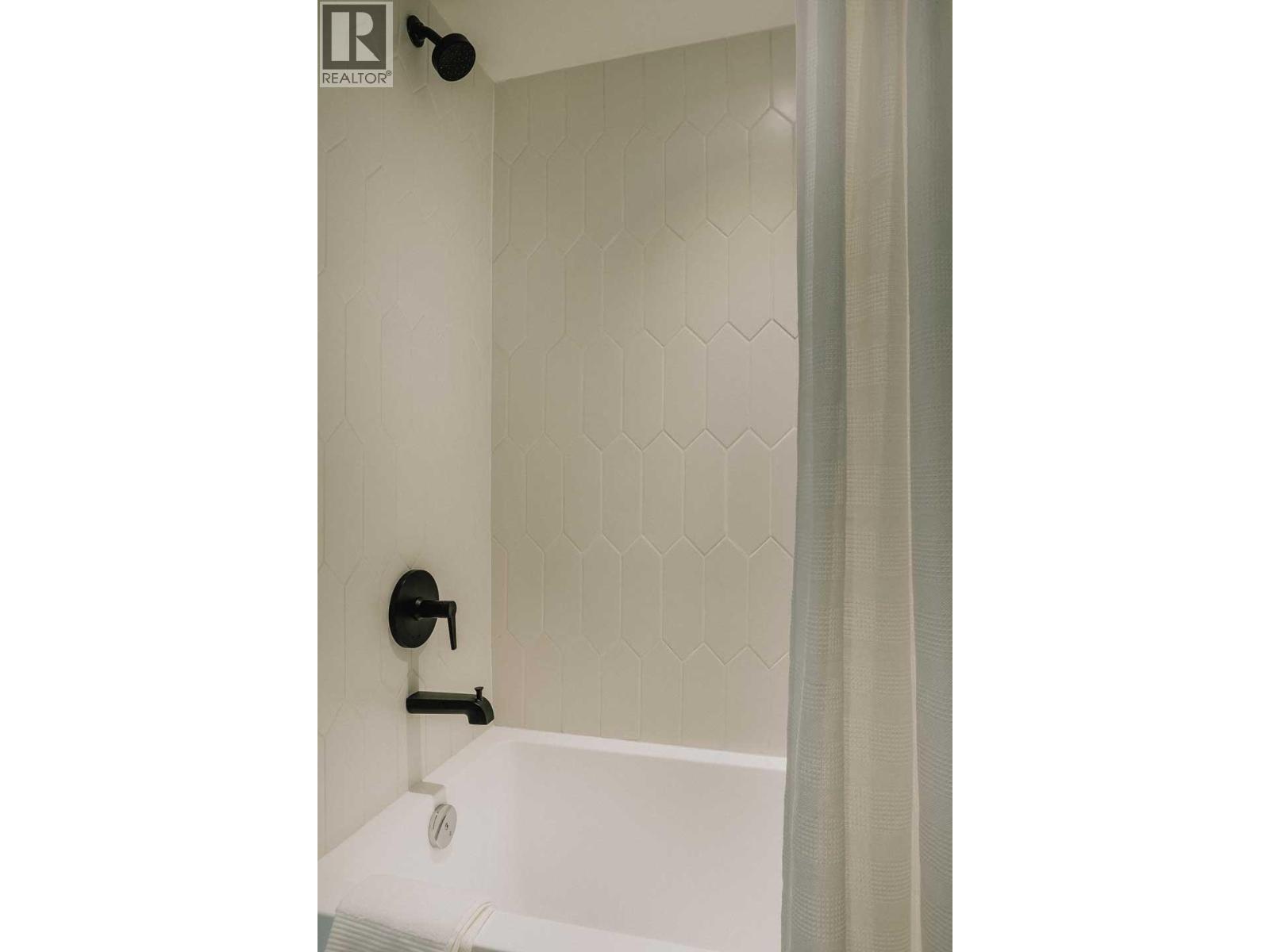 209 322 E 15TH AVENUE, Vancouver