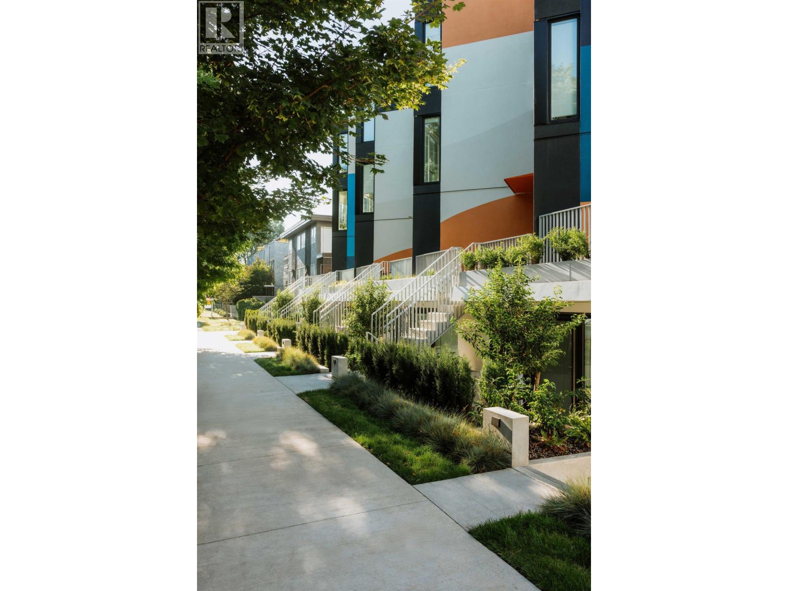 209 322 E 15TH AVENUE, Vancouver