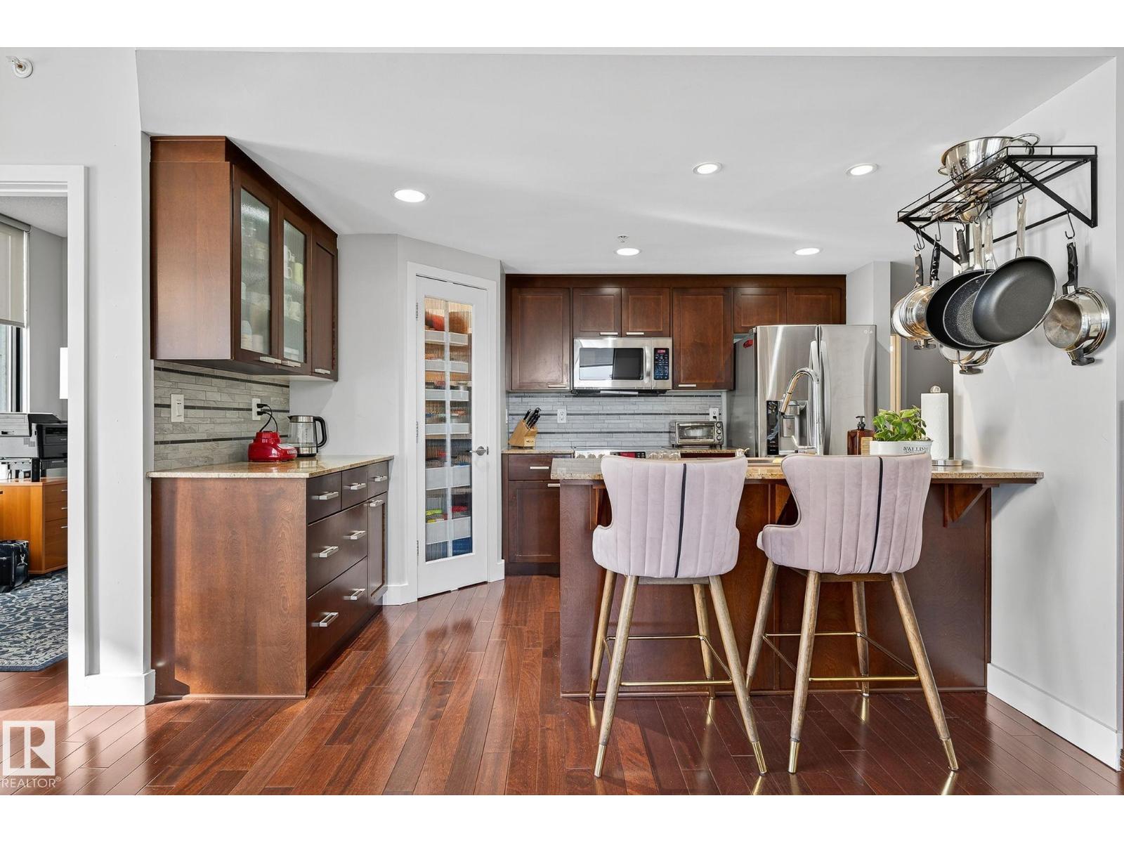 #401 10028 119 ST NW, Edmonton