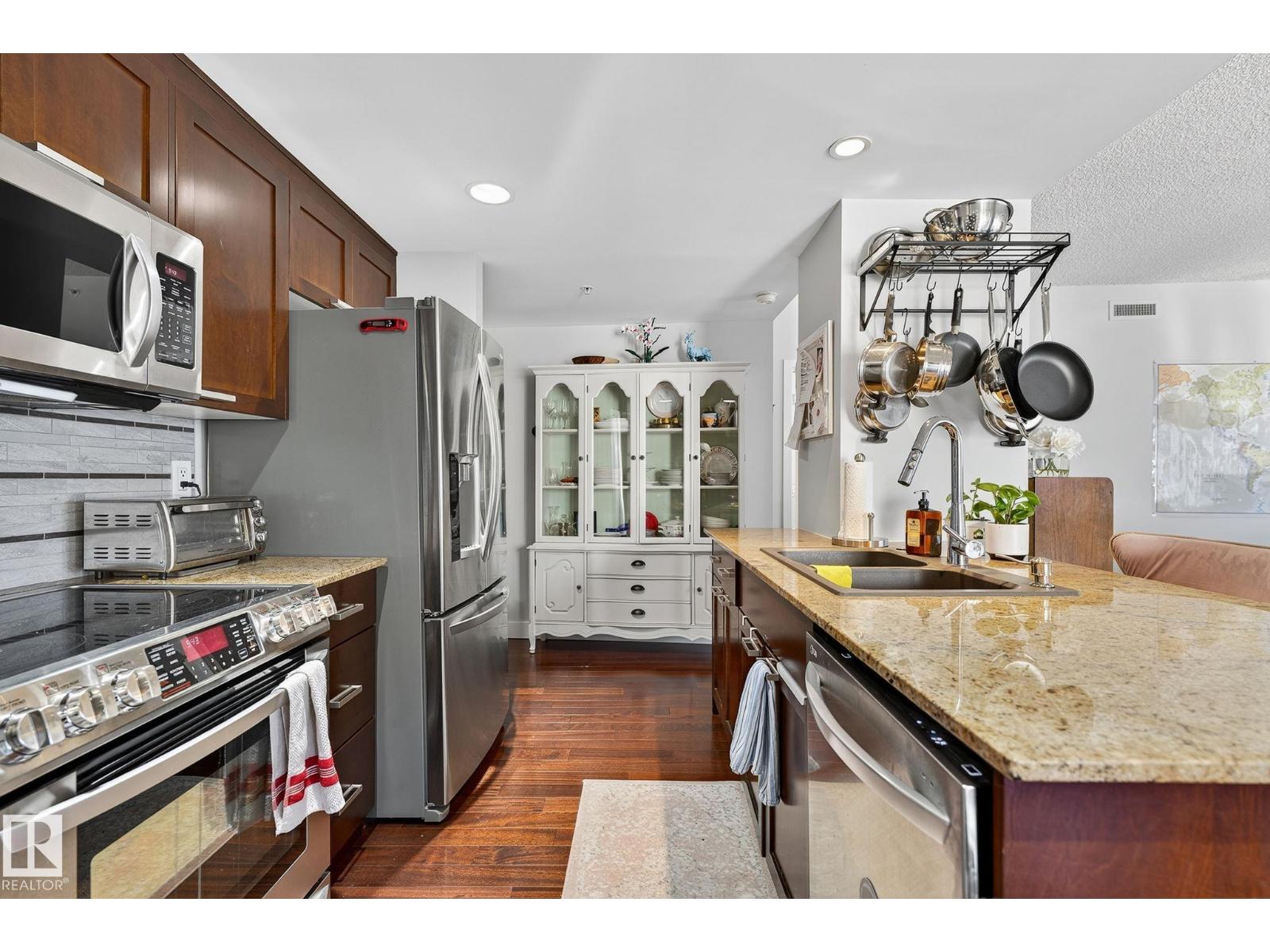 #401 10028 119 ST NW, Edmonton