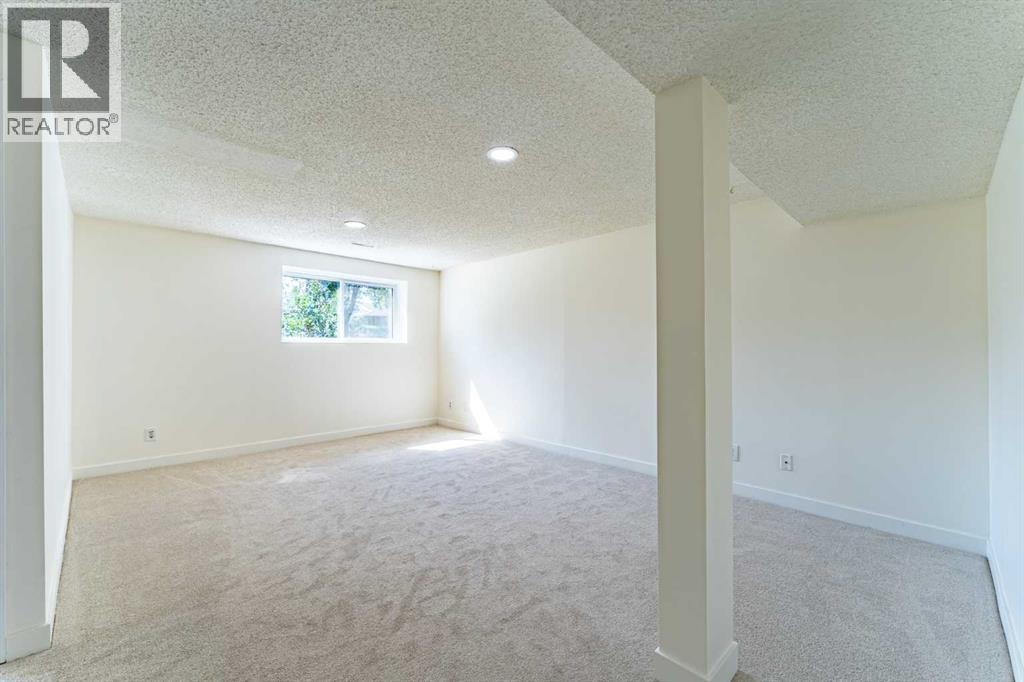 Single Family House Bi-level for Sale in  Templeview Drive NE Temple Calgary 