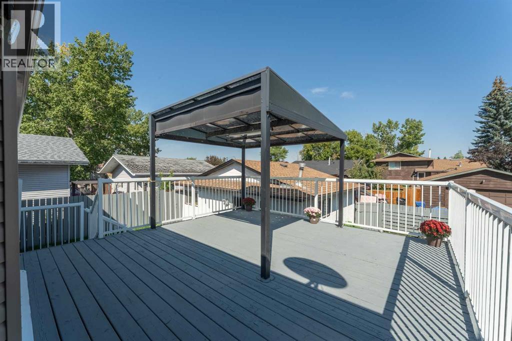 Single Family House Bi-level for Sale in  Templeview Drive NE Temple Calgary 