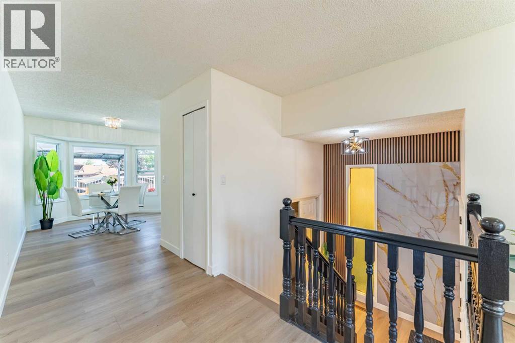 Single Family House Bi-level for Sale in  Templeview Drive NE Temple Calgary 