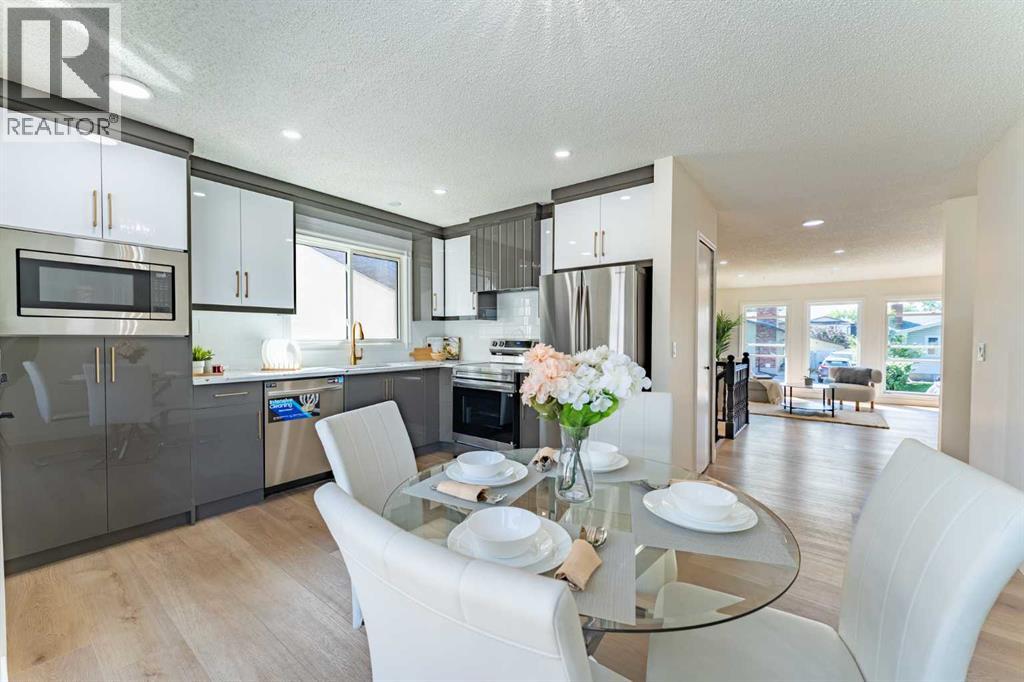 Single Family House Bi-level for Sale in  Templeview Drive NE Temple Calgary 