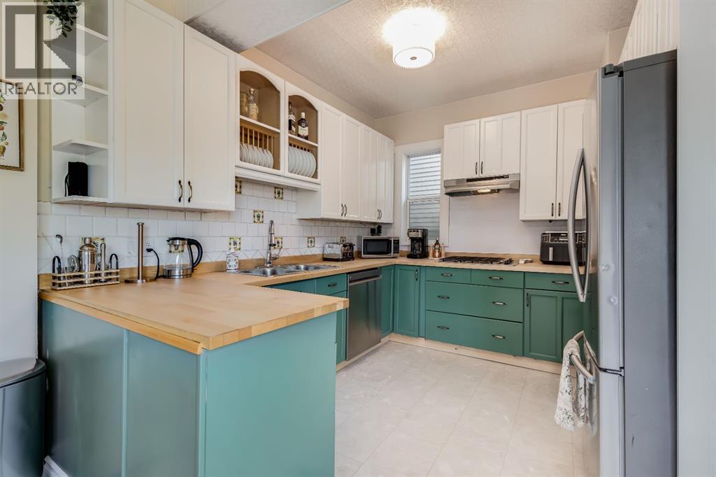 Single Family House for Sale in   Avenue SW Sunalta Calgary 