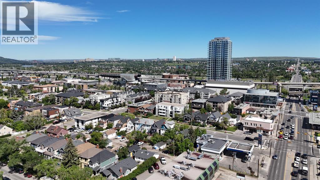 Single Family House for Sale in   Avenue SW Sunalta Calgary 