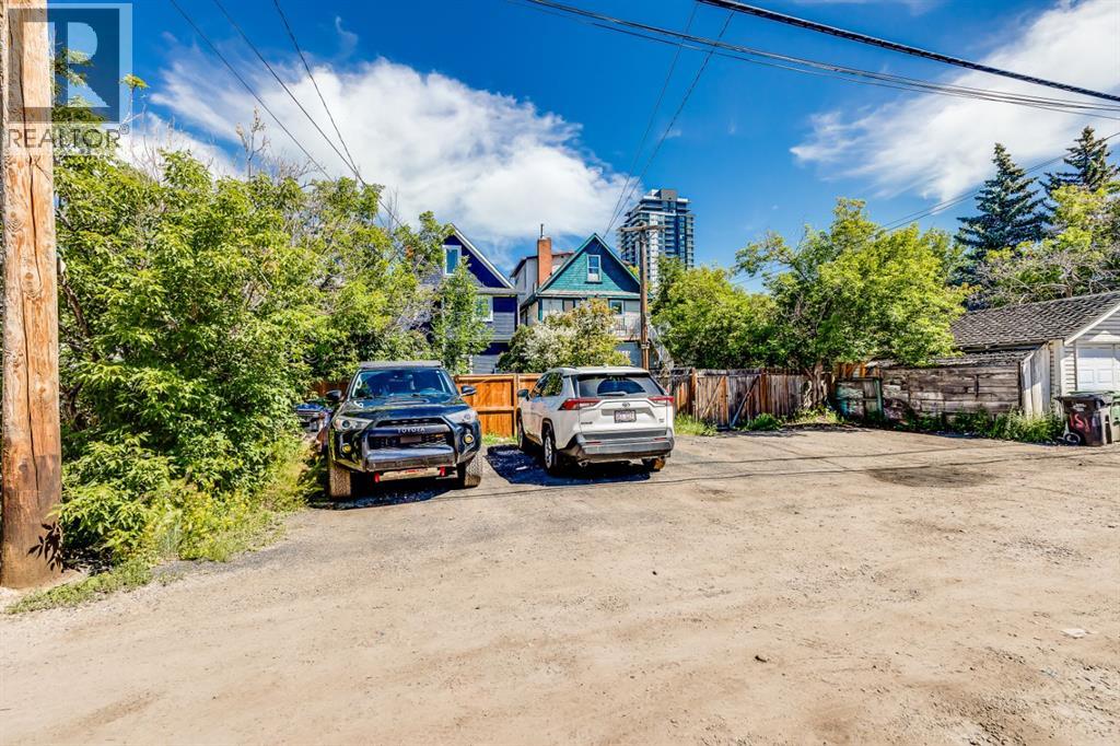 Single Family House for Sale in   Avenue SW Sunalta Calgary 