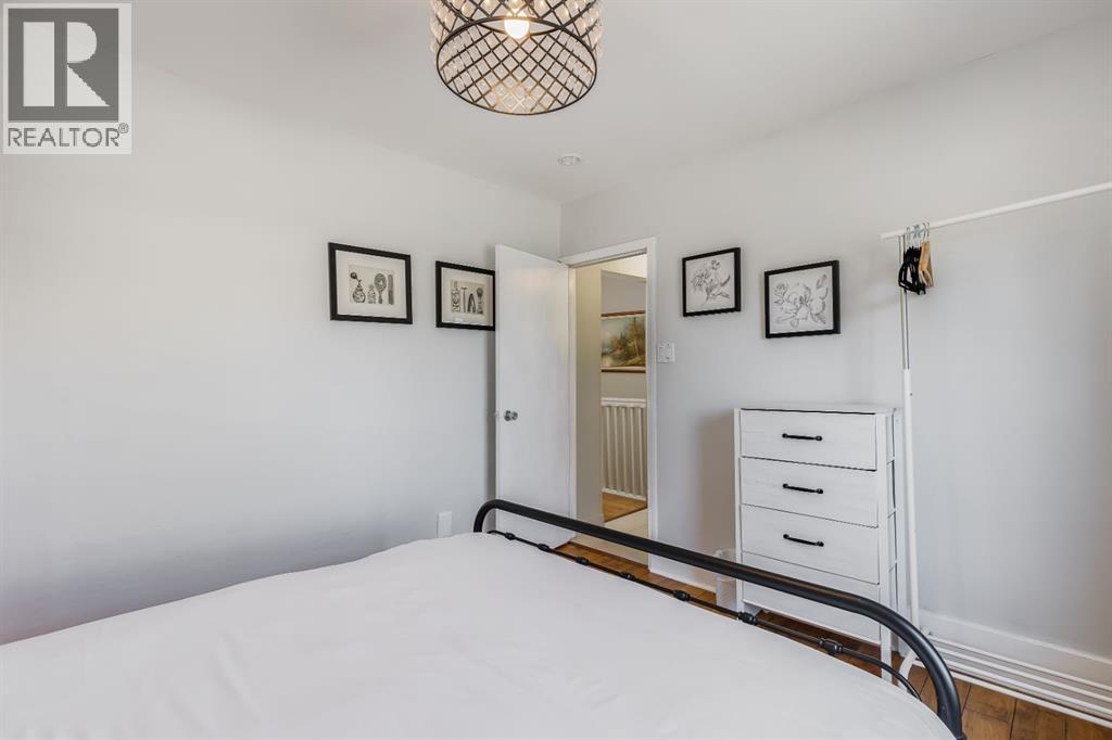 Single Family House for Sale in   Avenue SW Sunalta Calgary 
