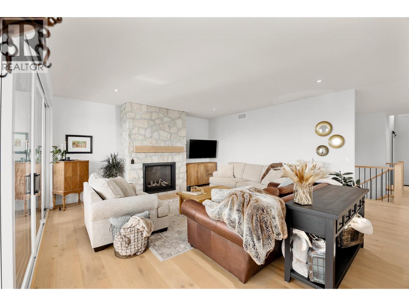  415 Curlew Drive, Kelowna