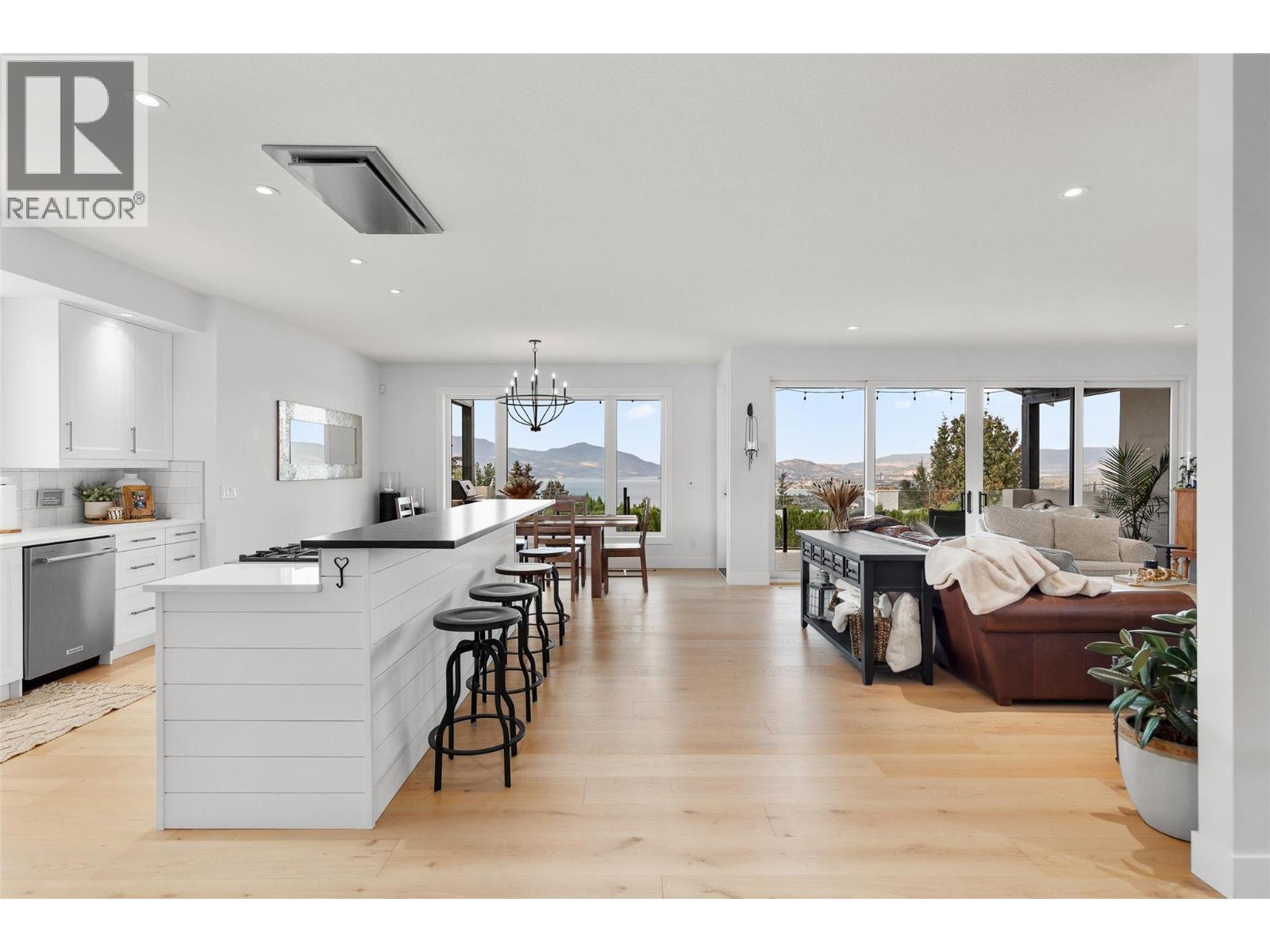  415 Curlew Drive, Kelowna