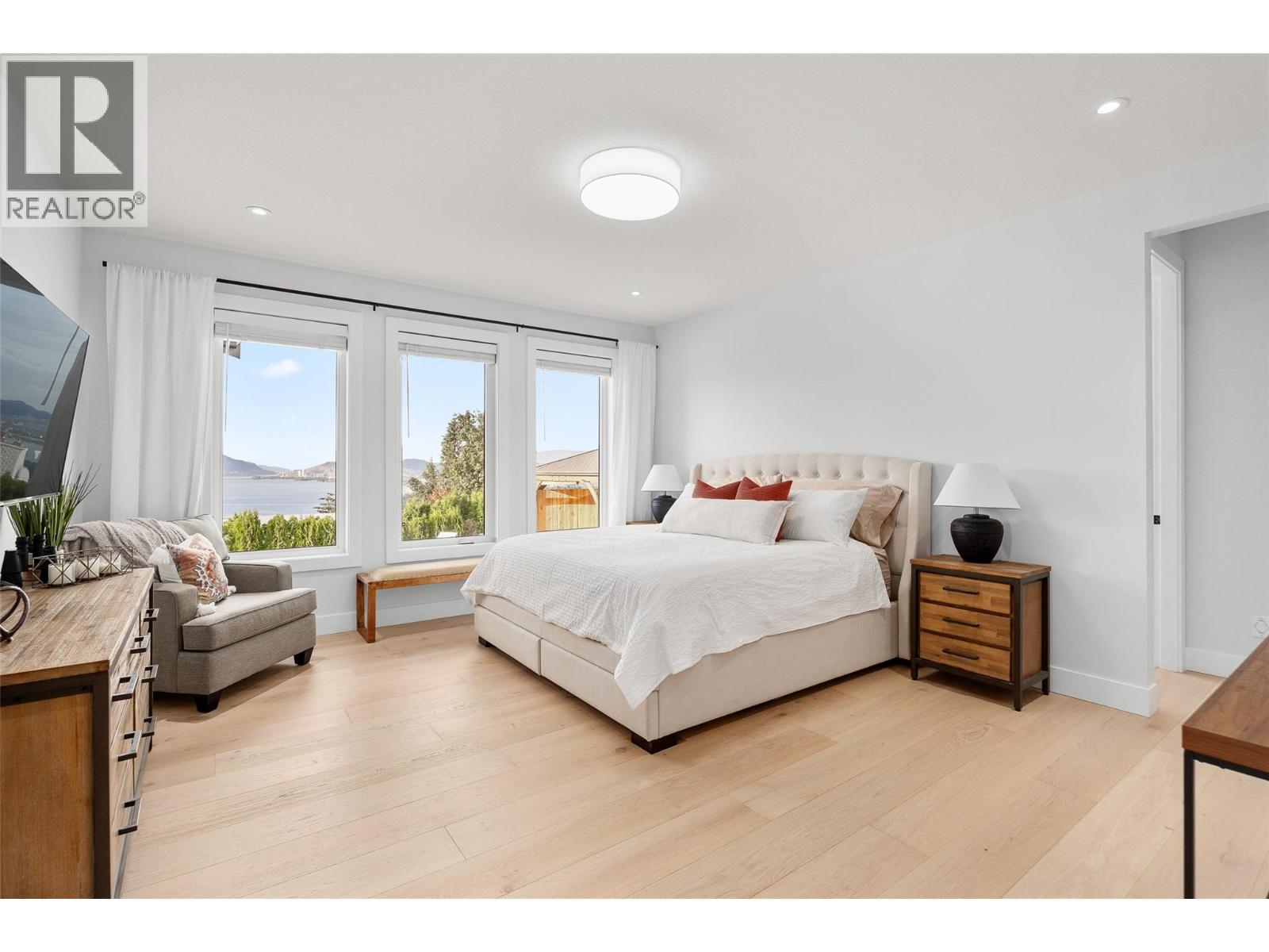  415 Curlew Drive, Kelowna