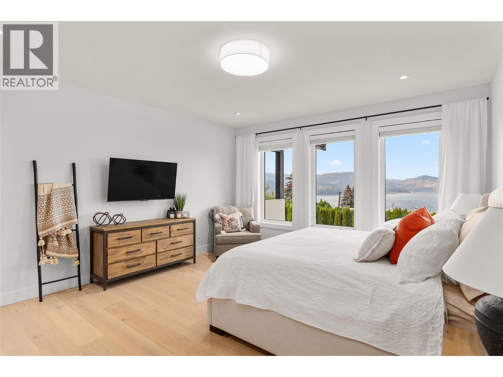  415 Curlew Drive, Kelowna