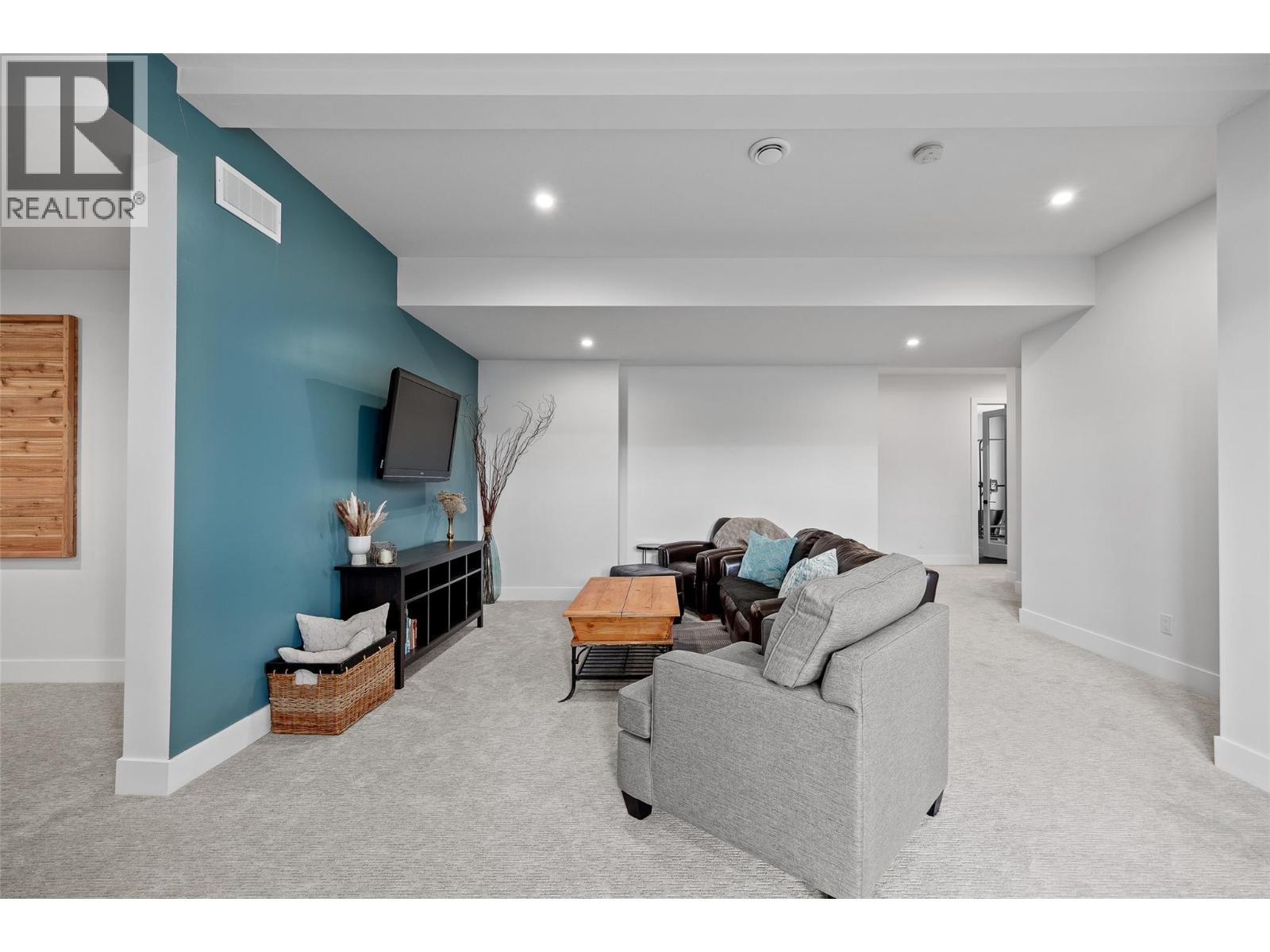  415 Curlew Drive, Kelowna