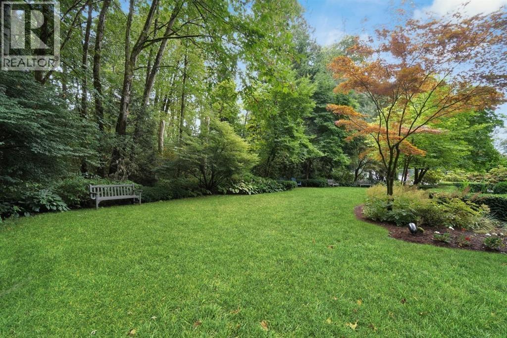 205 1327 E KEITH ROAD, North Vancouver