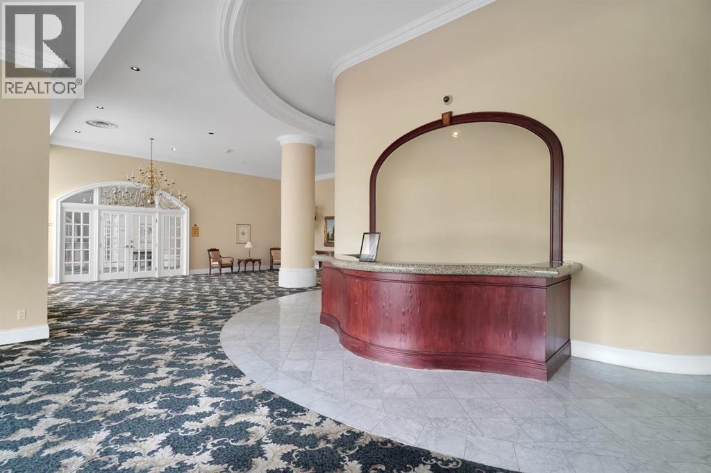 205 1327 E KEITH ROAD, North Vancouver