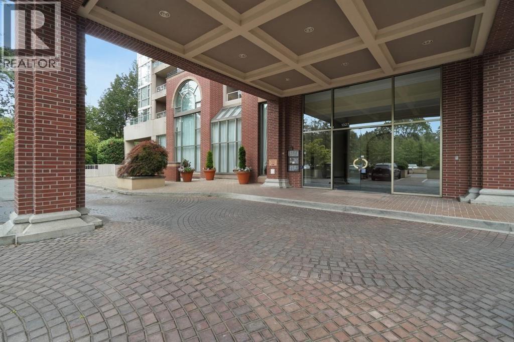 205 1327 E KEITH ROAD, North Vancouver