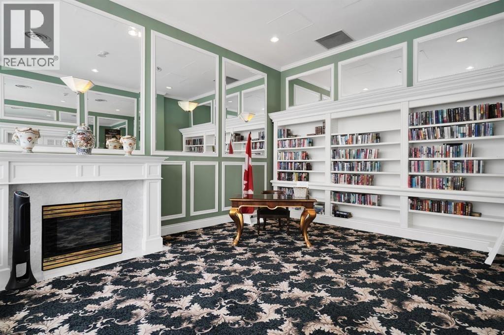 205 1327 E KEITH ROAD, North Vancouver