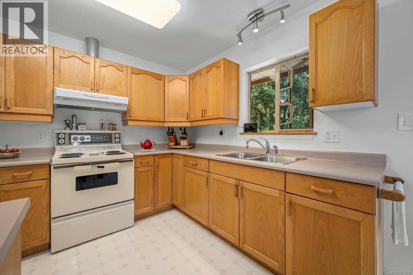 3465 CESSFORD Rd, Courtenay