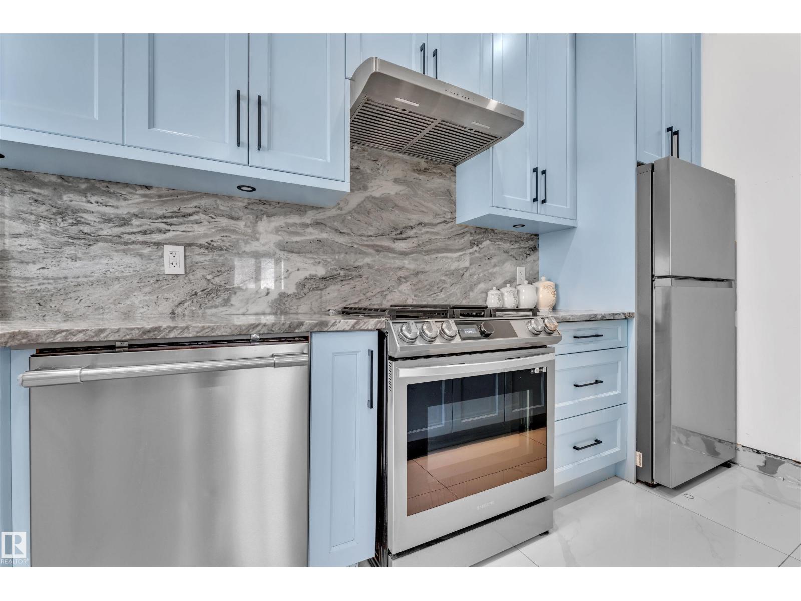 8118 ORCHARDS GREEN GR SW, Edmonton