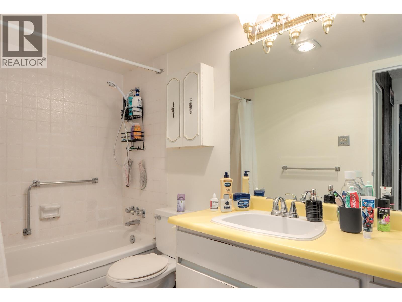 1004 2024 FULLERTON AVENUE, North Vancouver