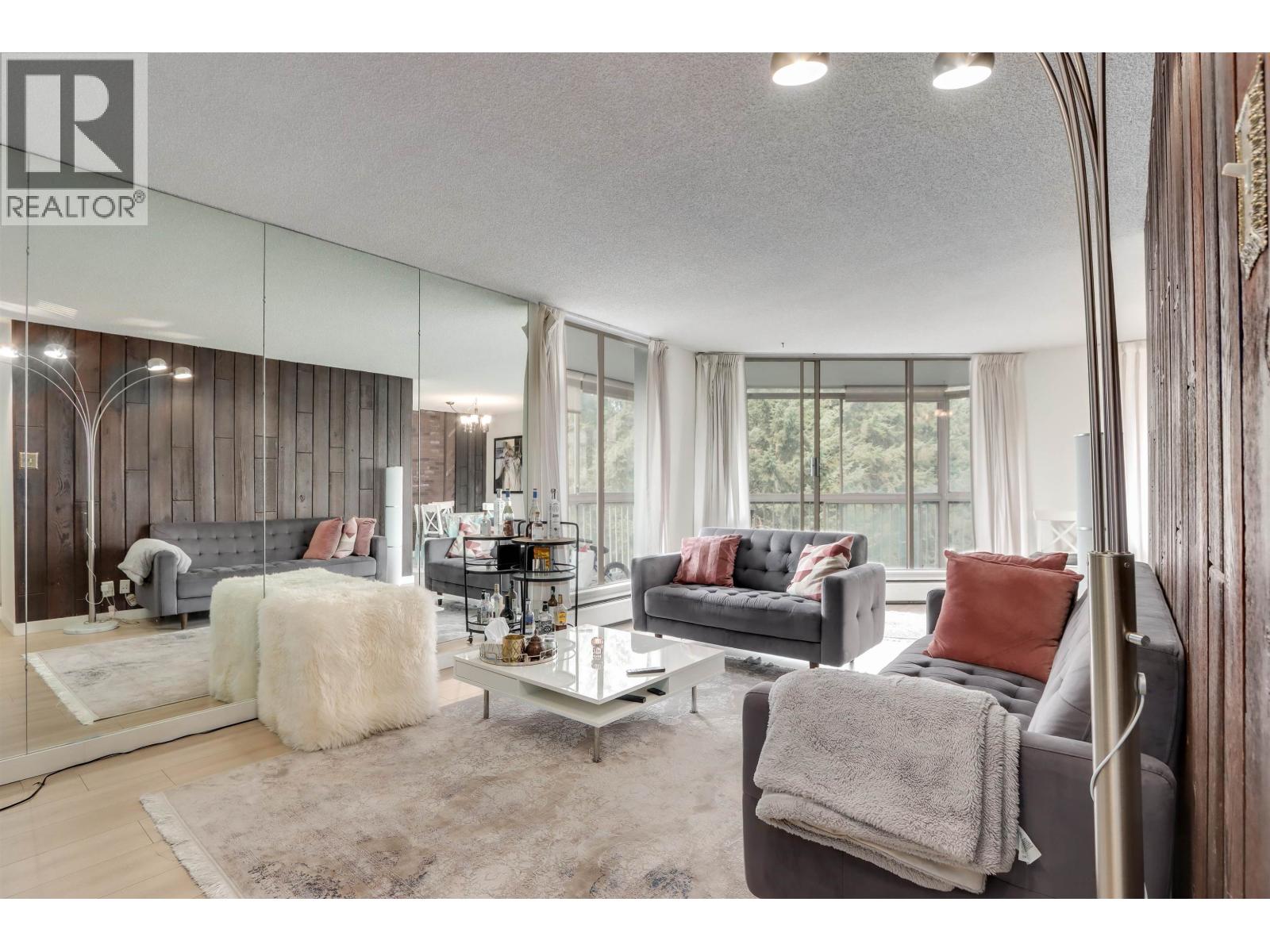 1004 2024 FULLERTON AVENUE, North Vancouver