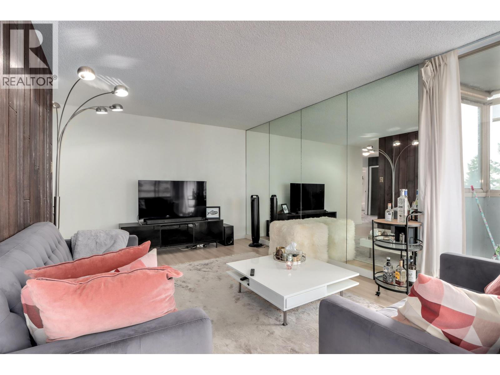 1004 2024 FULLERTON AVENUE, North Vancouver