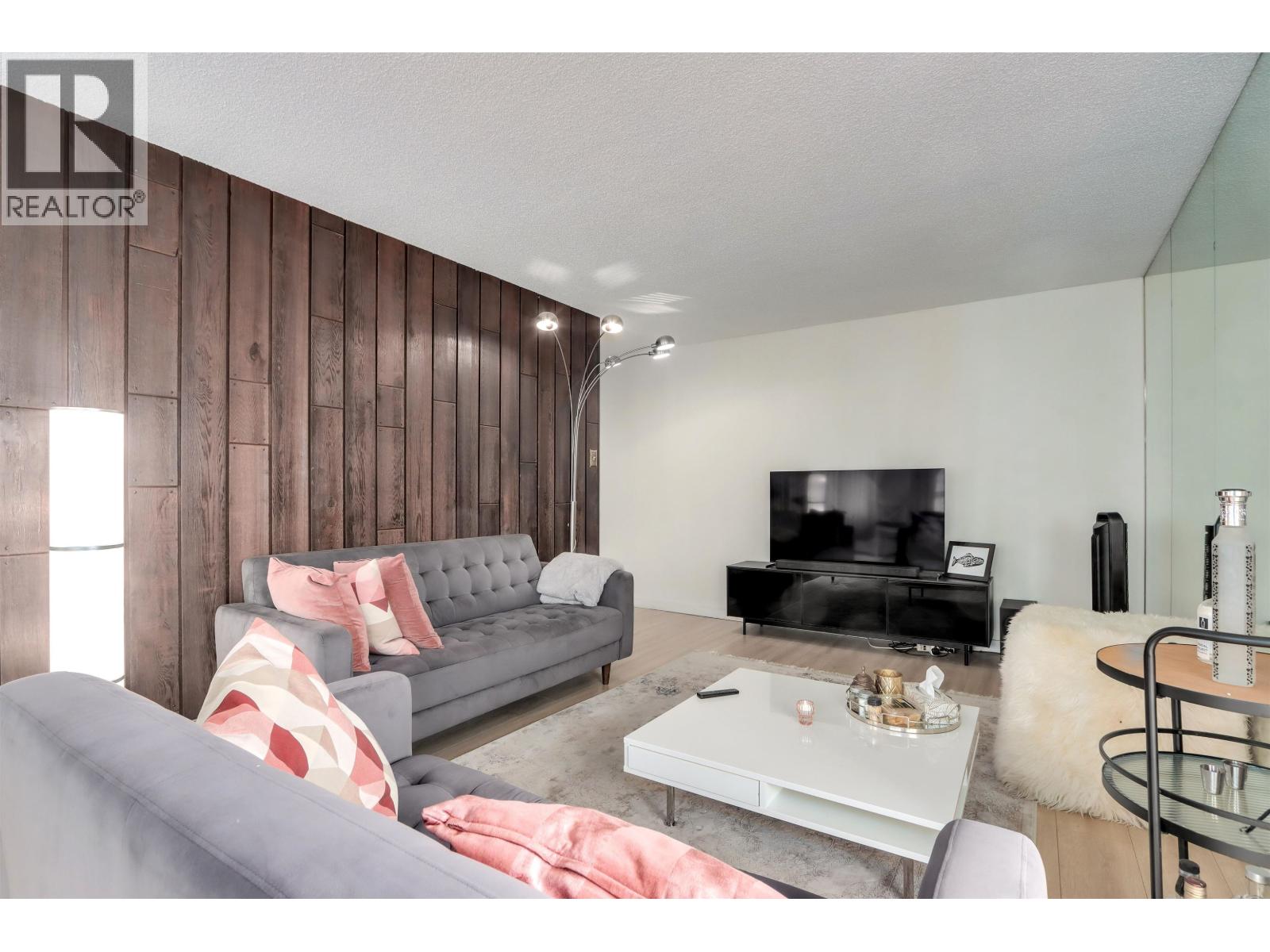 1004 2024 FULLERTON AVENUE, North Vancouver