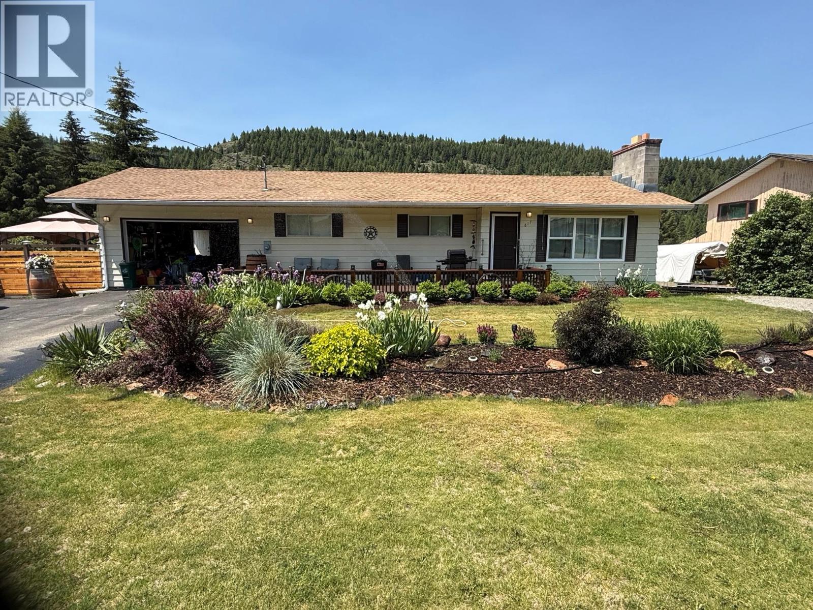 817 Kimberley Avenue - 1
