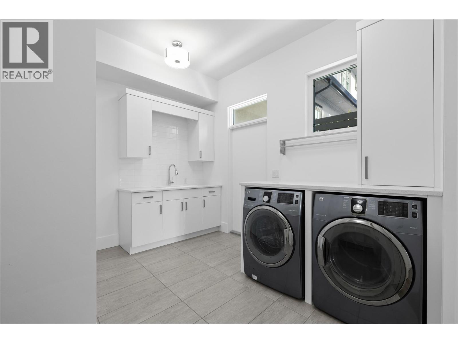  1049 Westpoint Drive, Kelowna