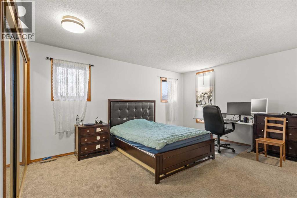 Single Family House for Sale in  Scenic Cove Circle NW Scenic Acres Calgary 