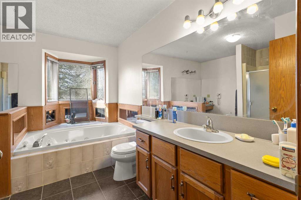 Single Family House for Sale in  Scenic Cove Circle NW Scenic Acres Calgary 