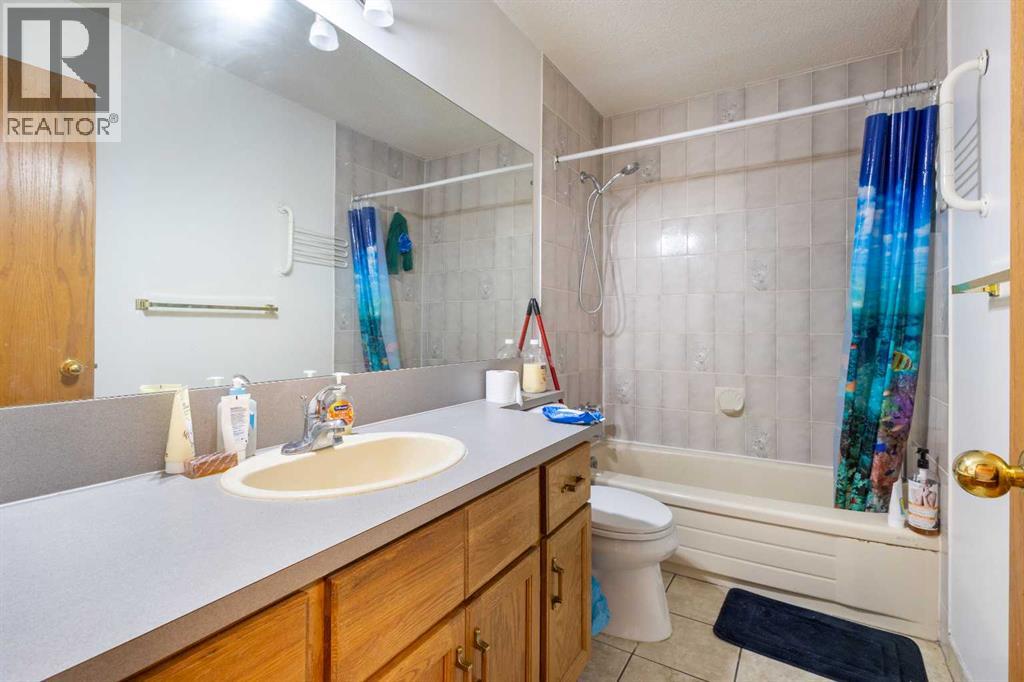 Single Family House for Sale in  Scenic Cove Circle NW Scenic Acres Calgary 