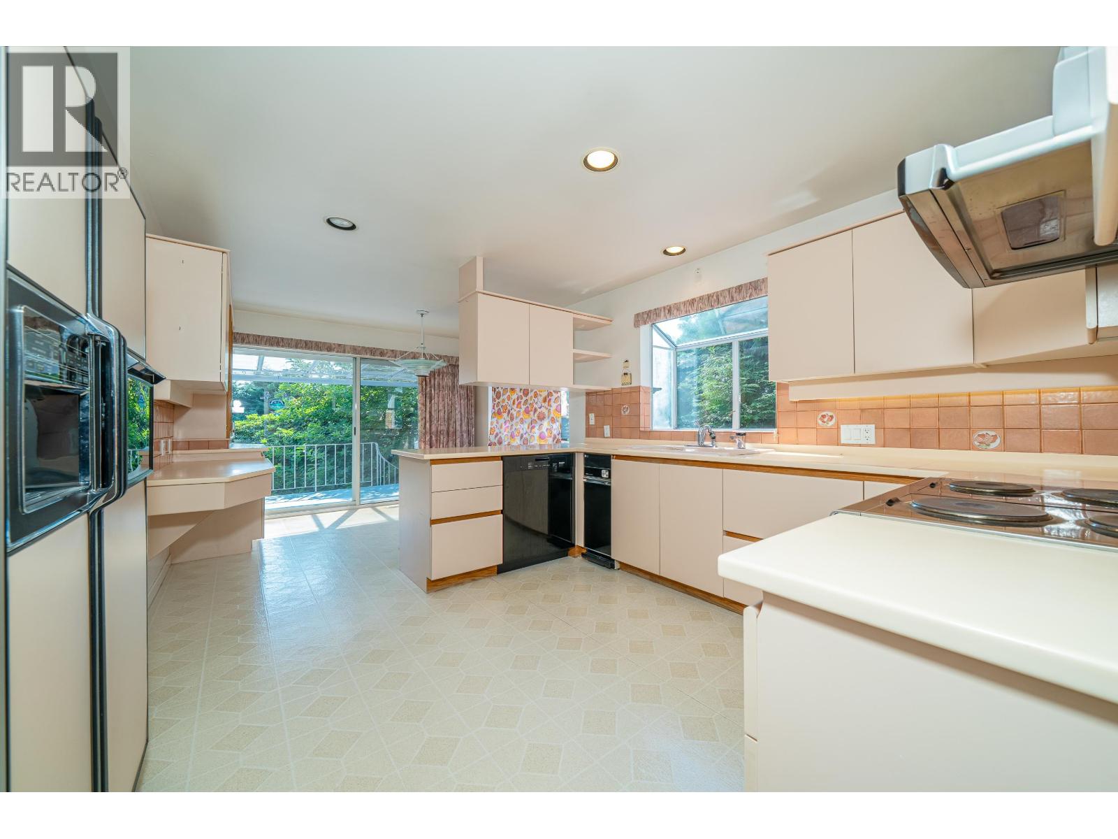 1346 WHITBY ROAD, West Vancouver