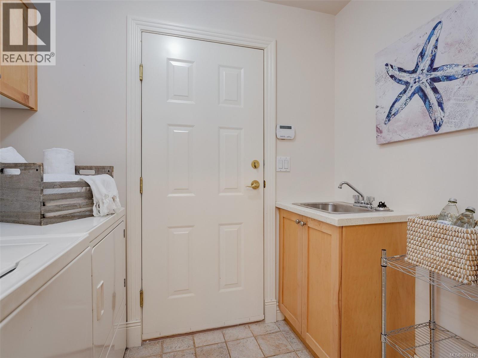 11 4522 Gordon Point Drive, Saanich