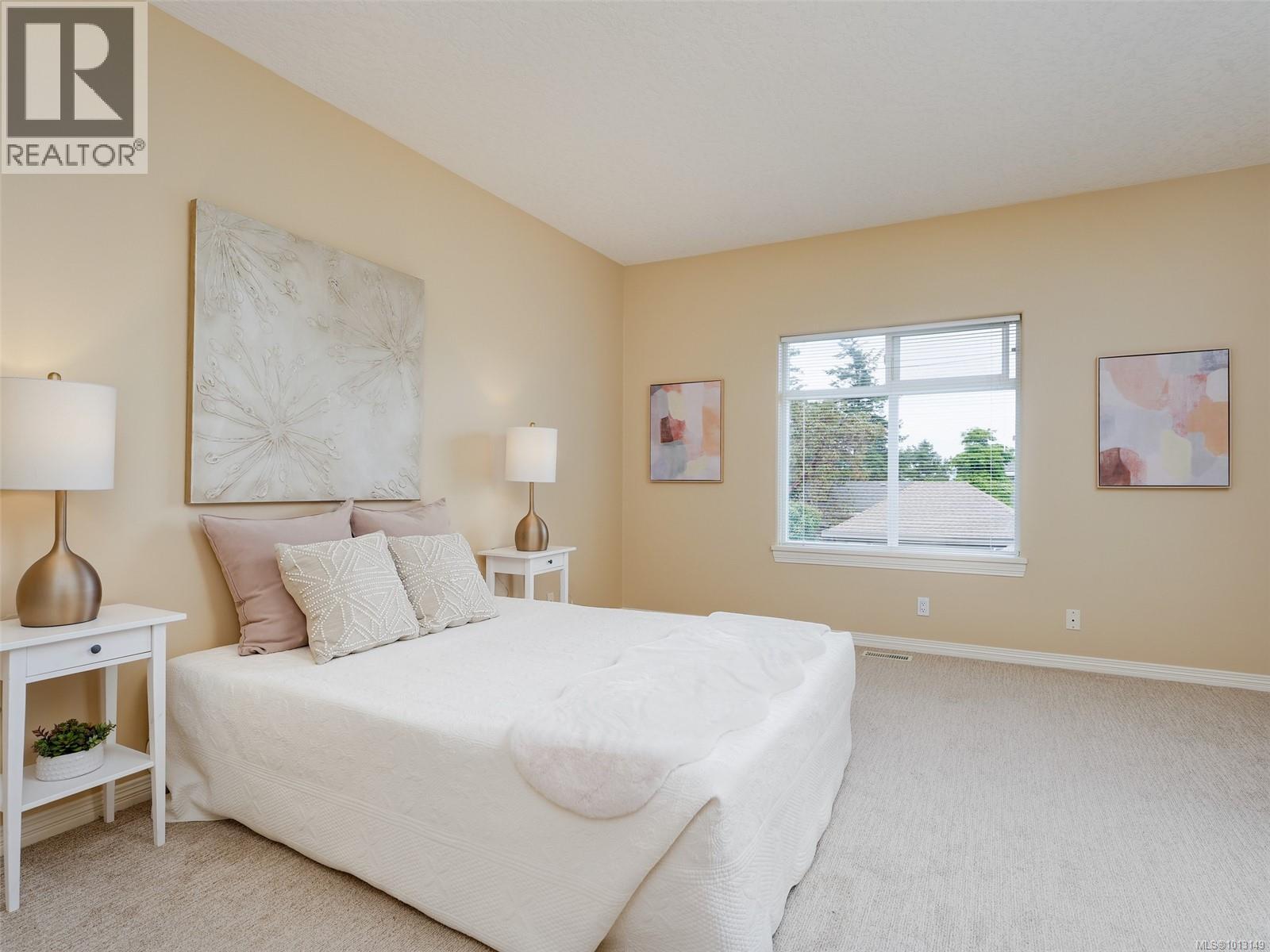 11 4522 Gordon Point Drive, Saanich