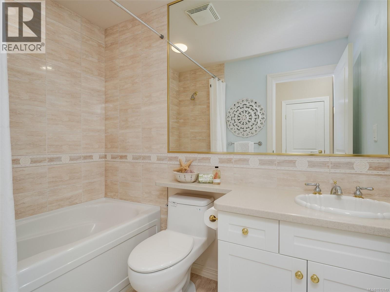 11 4522 Gordon Point Drive, Saanich