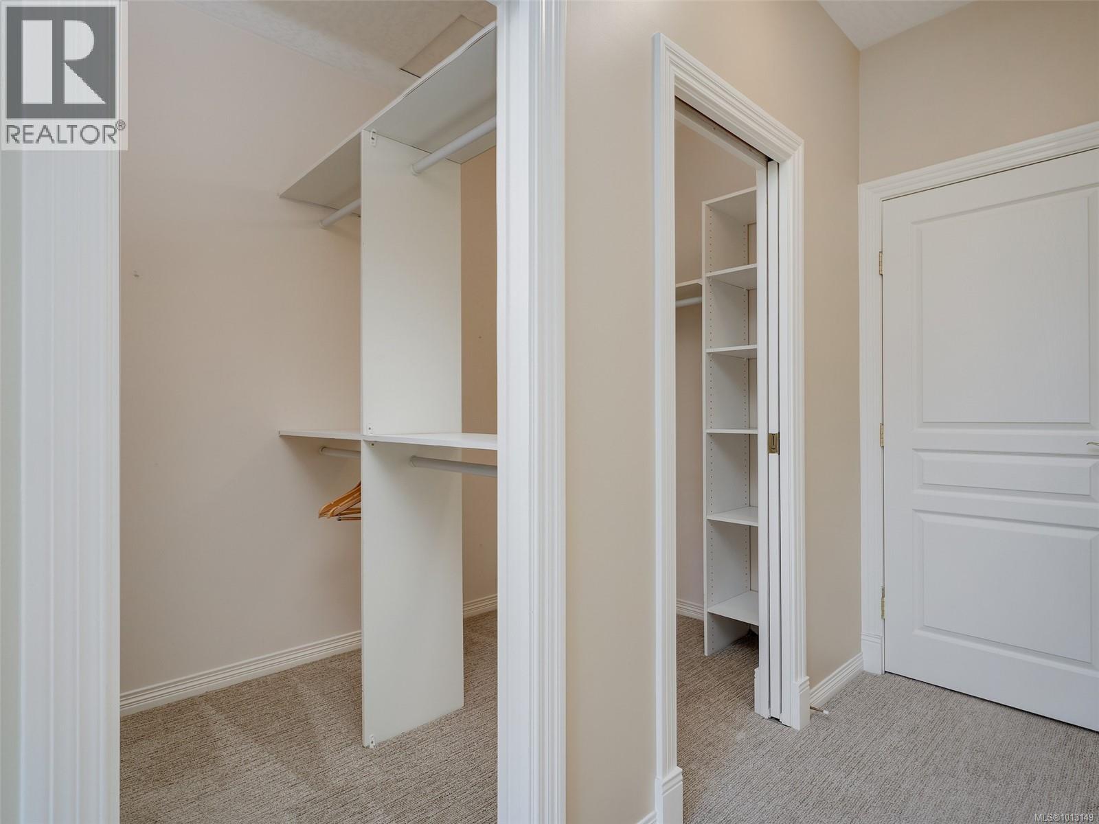 11 4522 Gordon Point Drive, Saanich