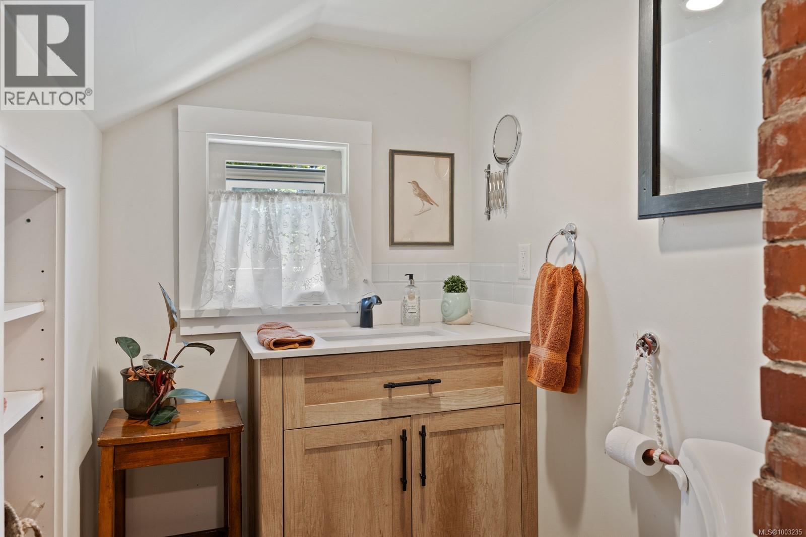 3838/3836 Royston Rd, Royston