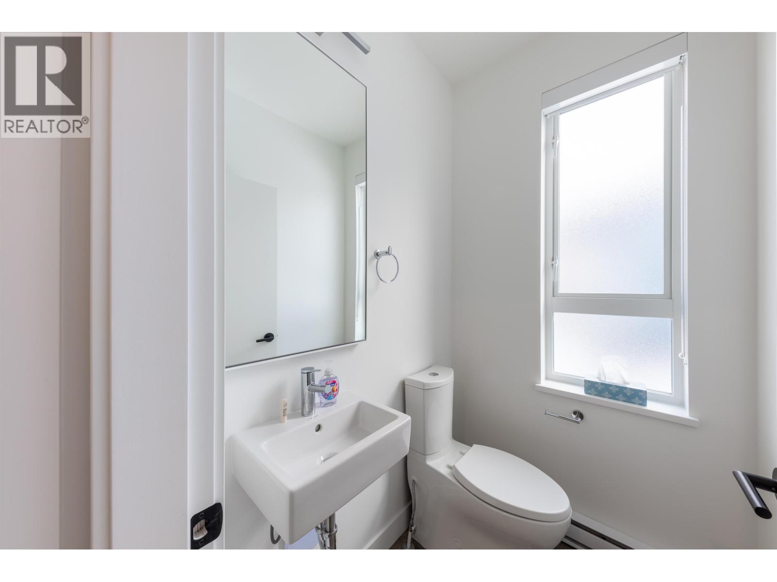 38084 HELM WAY, Squamish