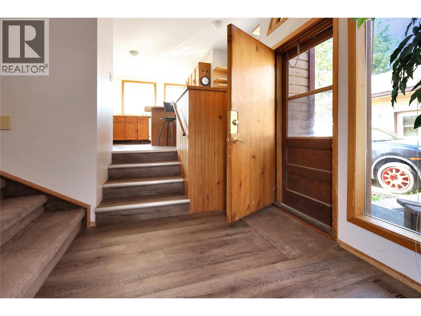 7560 Jackson Avenue, Radium Hot Springs