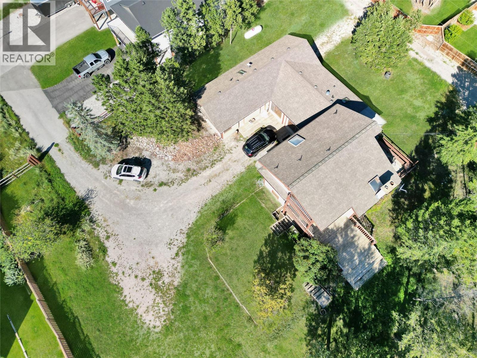 7560 Jackson Avenue, Radium Hot Springs