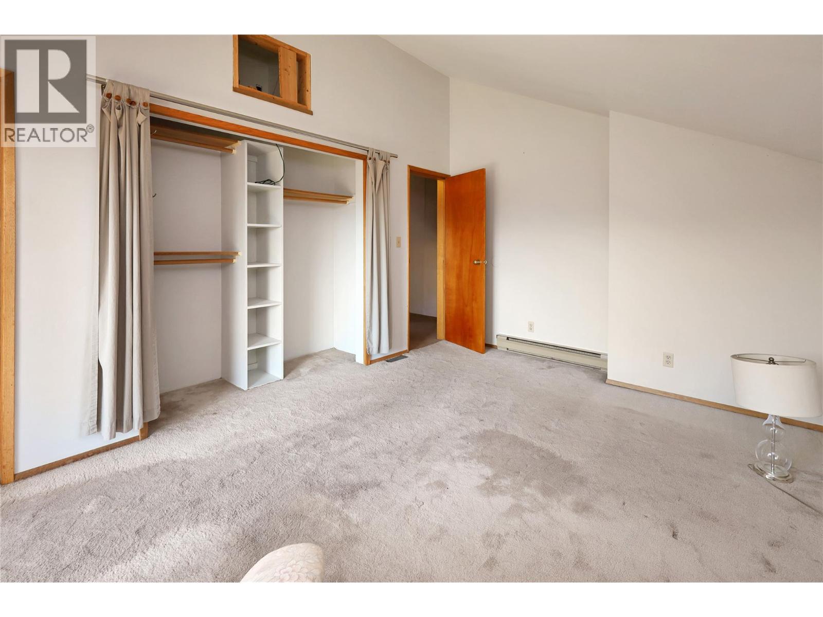 7560 Jackson Avenue, Radium Hot Springs