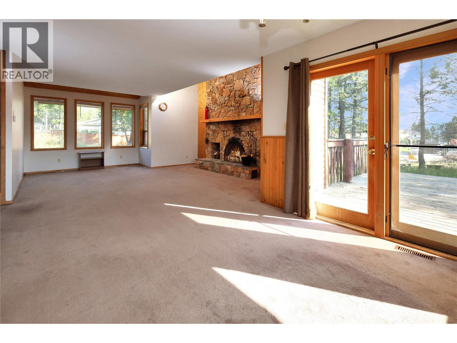 7560 Jackson Avenue, Radium Hot Springs