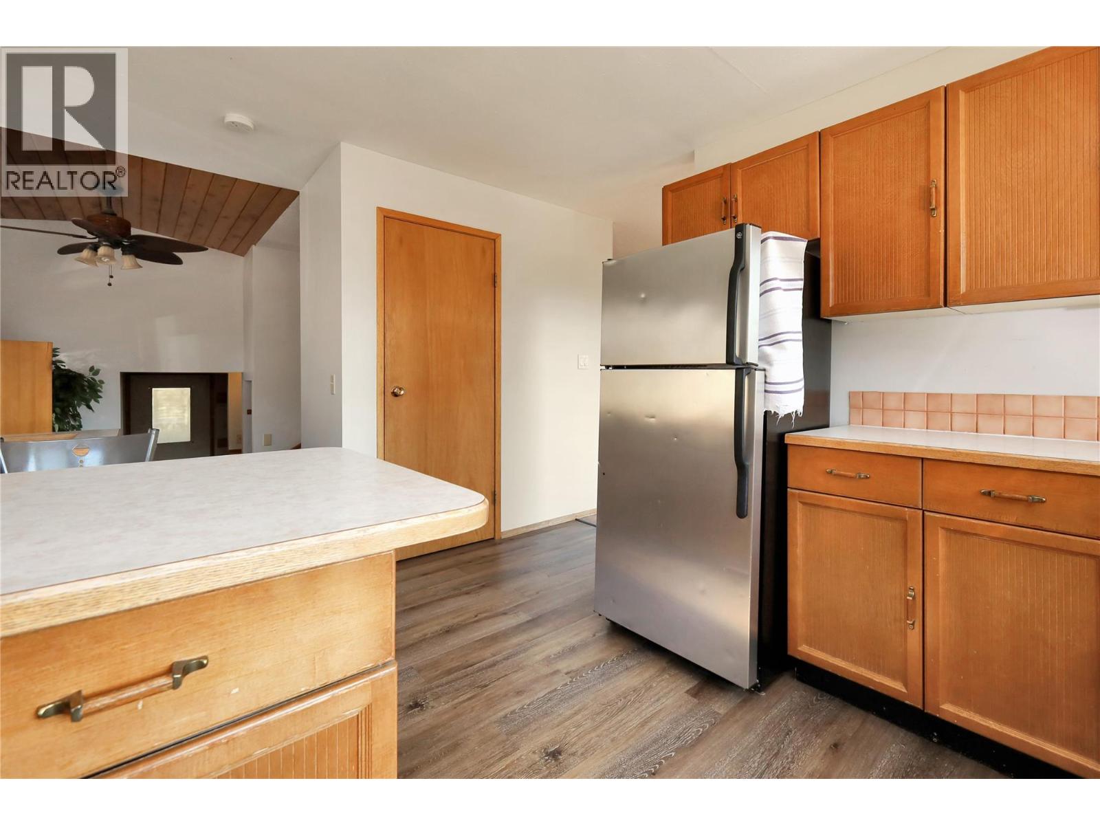 7560 Jackson Avenue, Radium Hot Springs