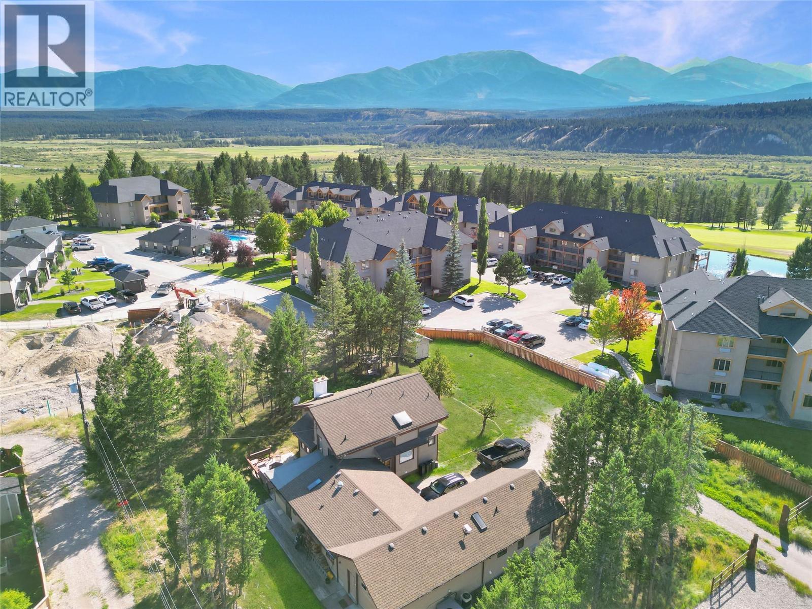 7560 Jackson Avenue, Radium Hot Springs